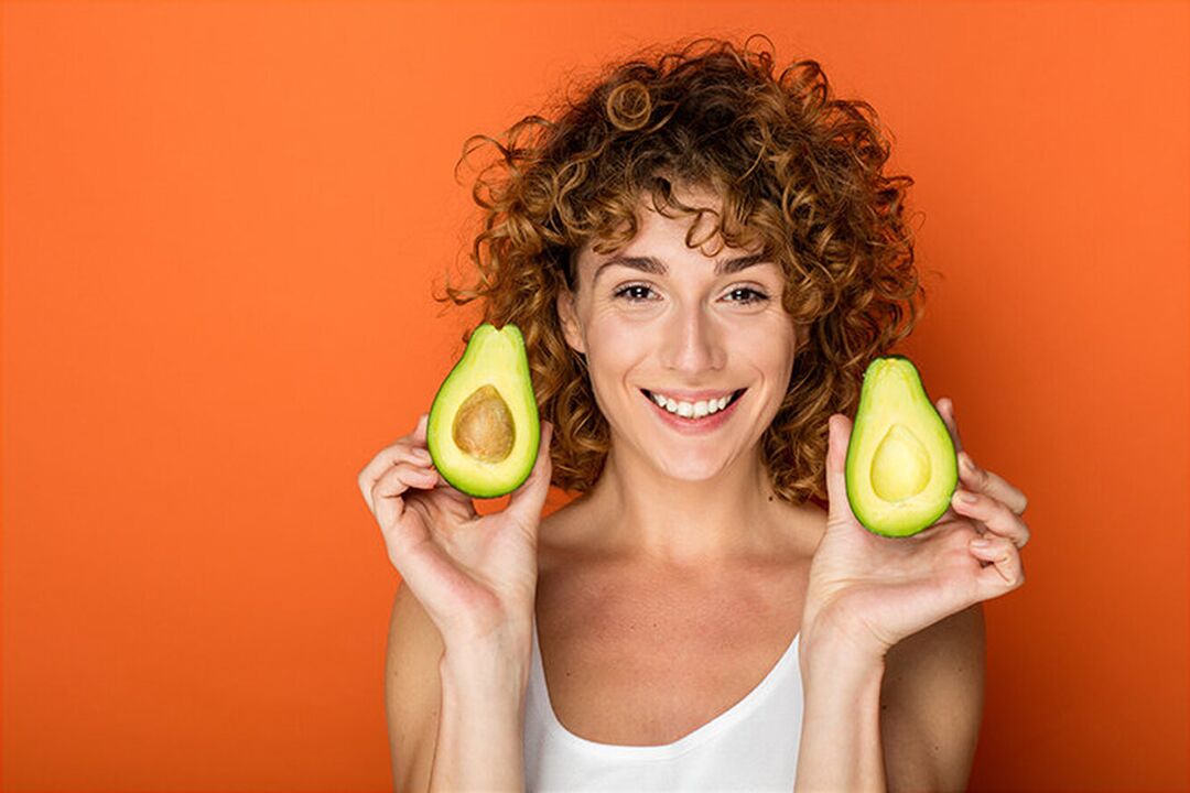 Avokado, ketojenik diyetin temel taşlarından biridir. 